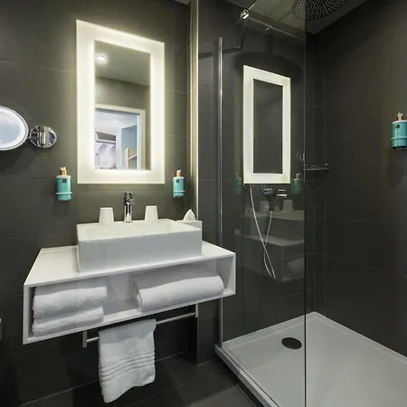 Novotel 20 Belleville Hotel