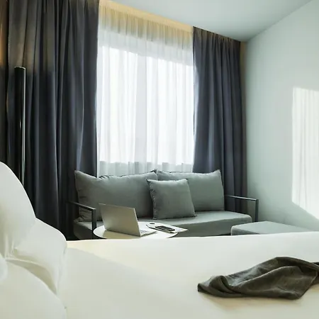 Novotel 20 Belleville Hotel 4*
