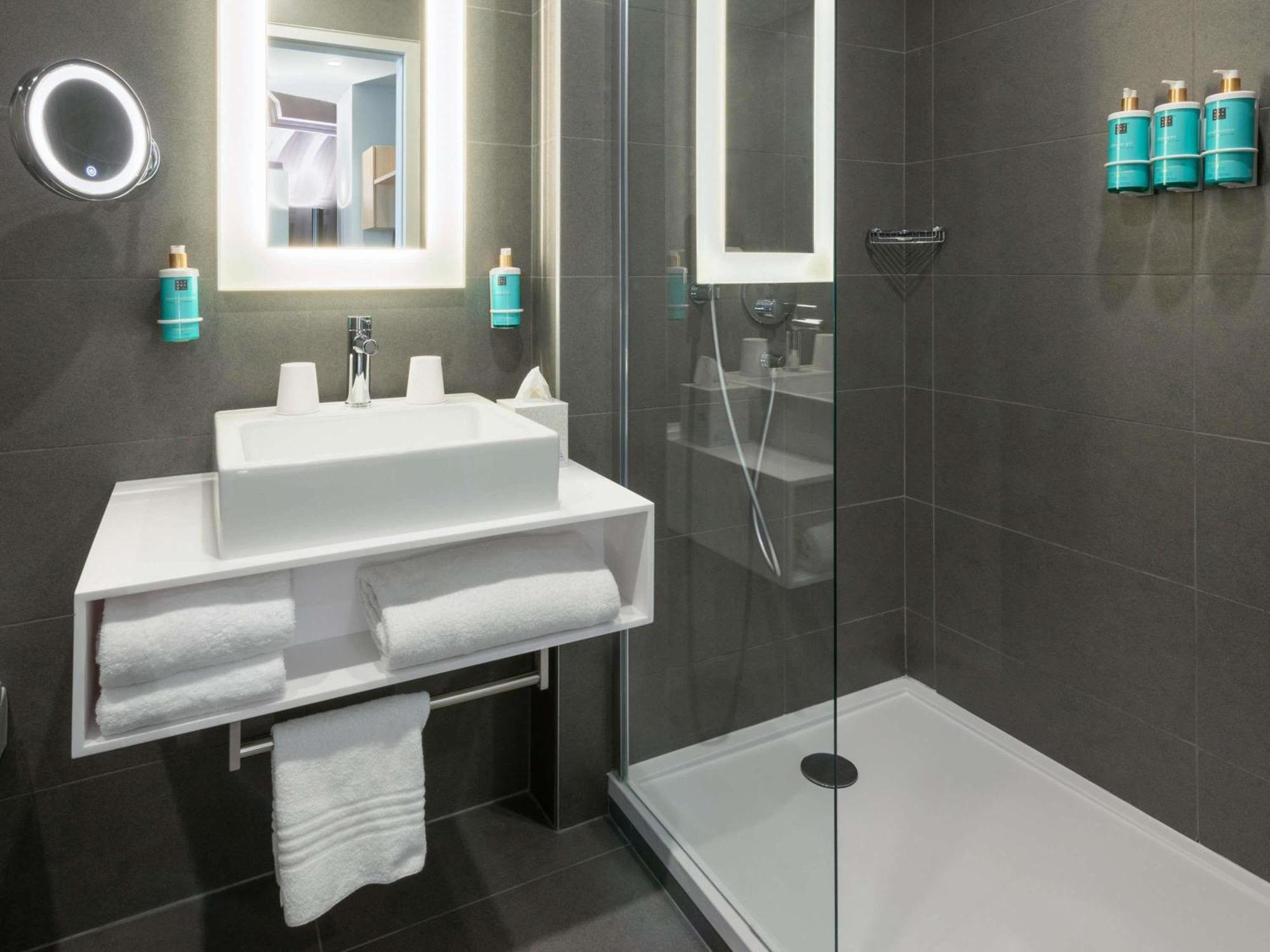 Novotel 20 Belleville Hotel 4*